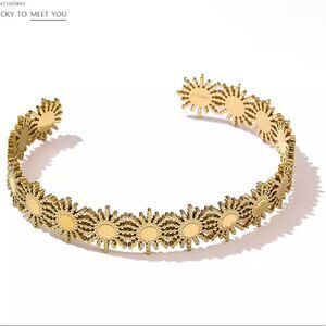 New 18k Gold Flower Cuff Dangle Bracelet
